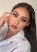 Load image into Gallery viewer, Huda beauty coral palette
