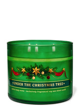 Load image into Gallery viewer, Bath &amp; Body Works UNDER The Christmas Tree Candle 🌲 شجرة كرسمس كرة زجاجيه + شمعة باث&amp;بودي وركس الاصدار الامريكي
