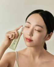 Load image into Gallery viewer, Beauty of Joseon Light On Serum: Centella + Vitamin C 30ml
